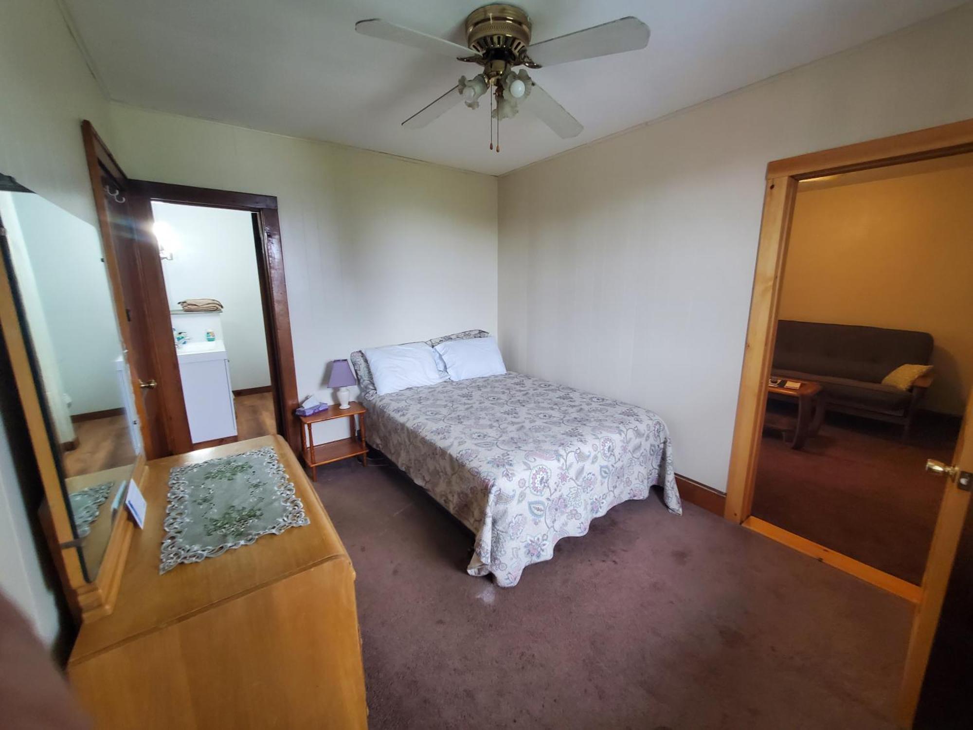 Lakewood Lodge & Restaurant Bagian luar foto