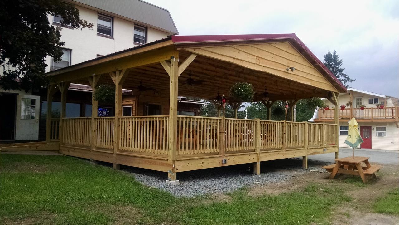 Lakewood Lodge & Restaurant Bagian luar foto