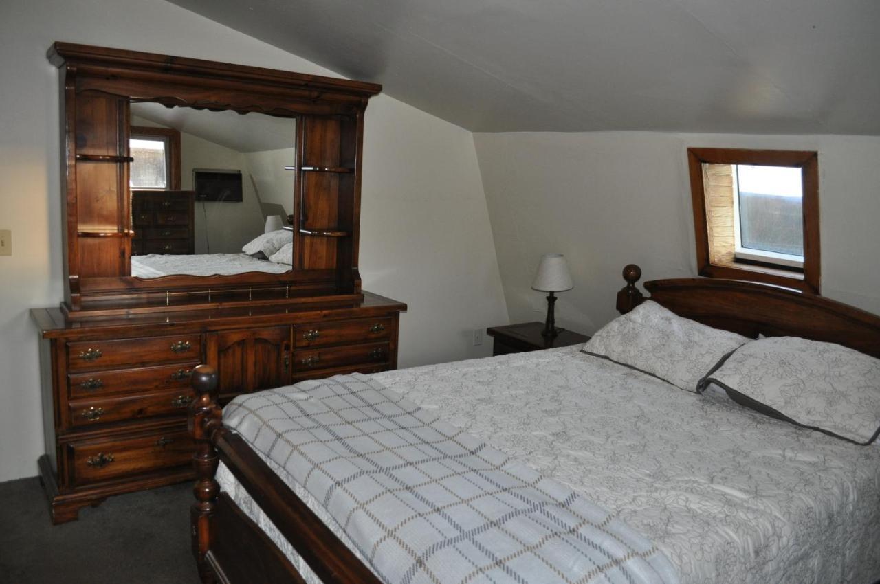 Lakewood Lodge & Restaurant Bagian luar foto