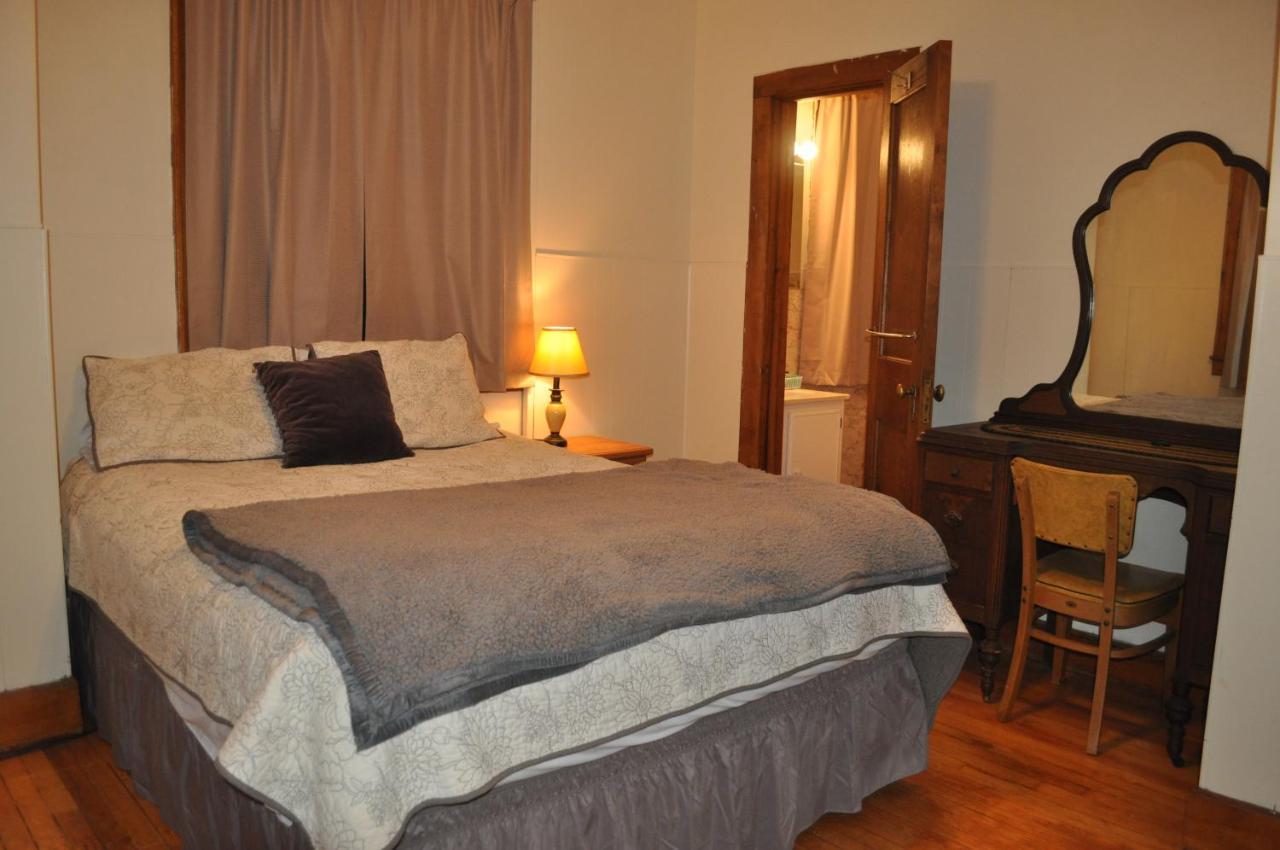 Lakewood Lodge & Restaurant Bagian luar foto